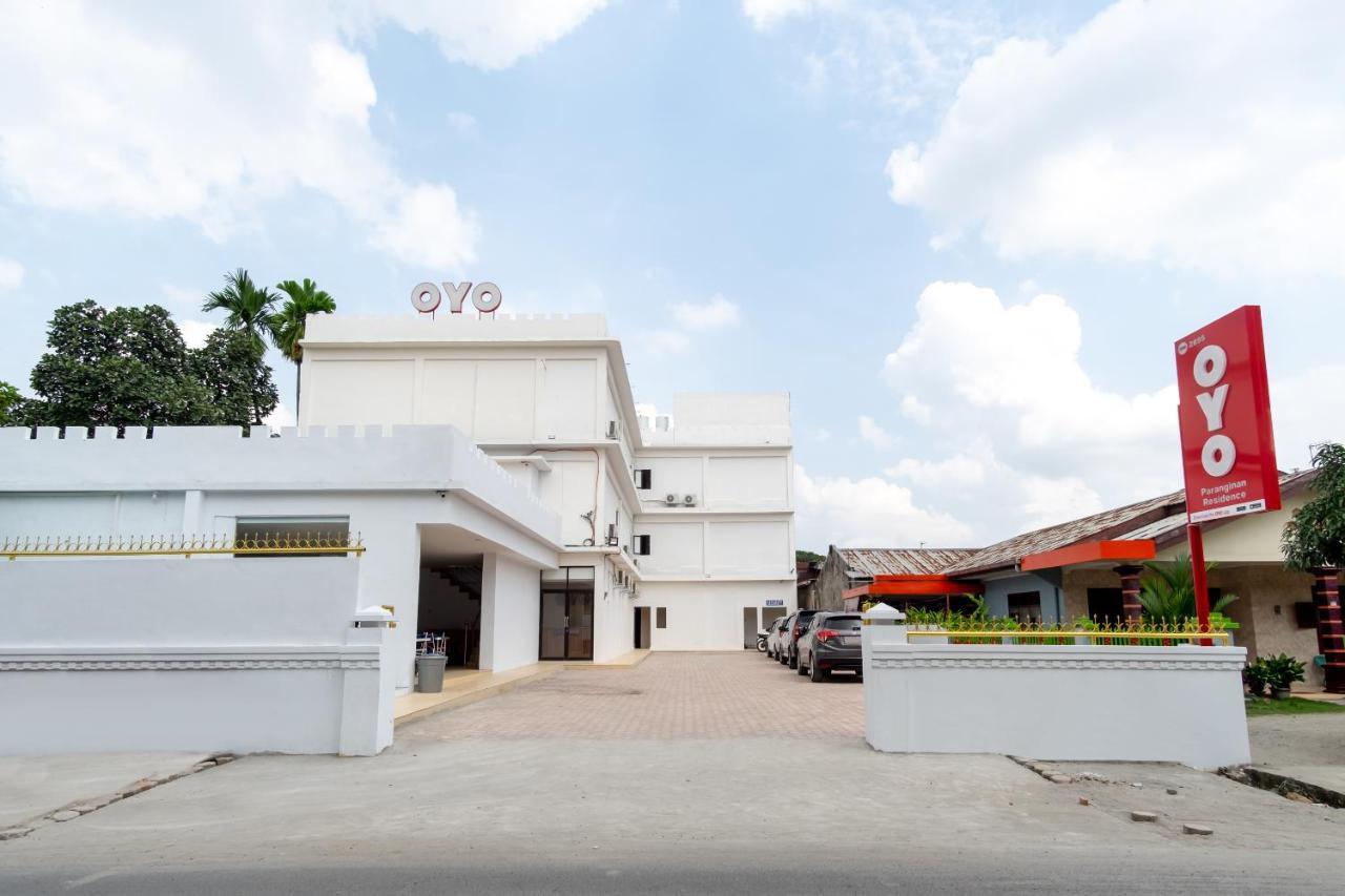 Oyo 2895 Paranginan Residence Медан Екстериор снимка
