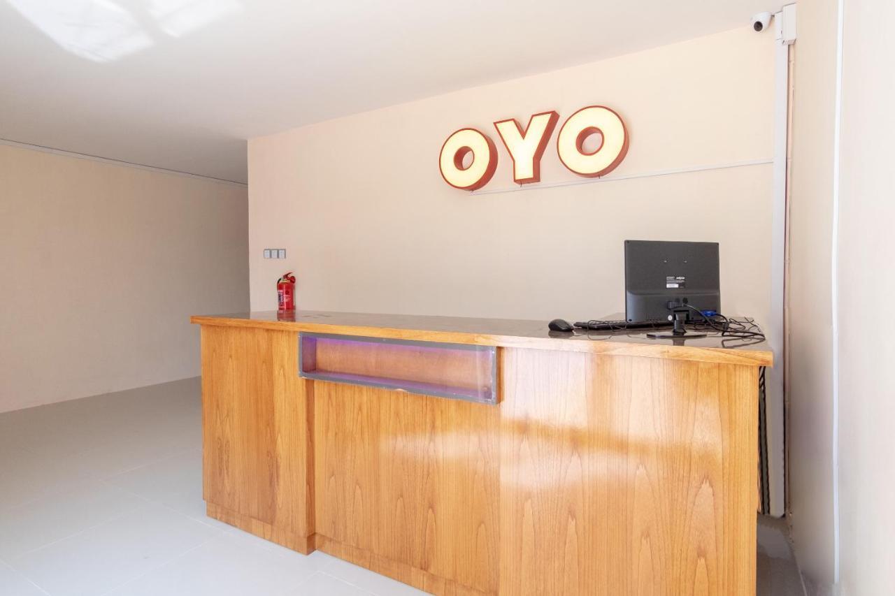 Oyo 2895 Paranginan Residence Медан Екстериор снимка