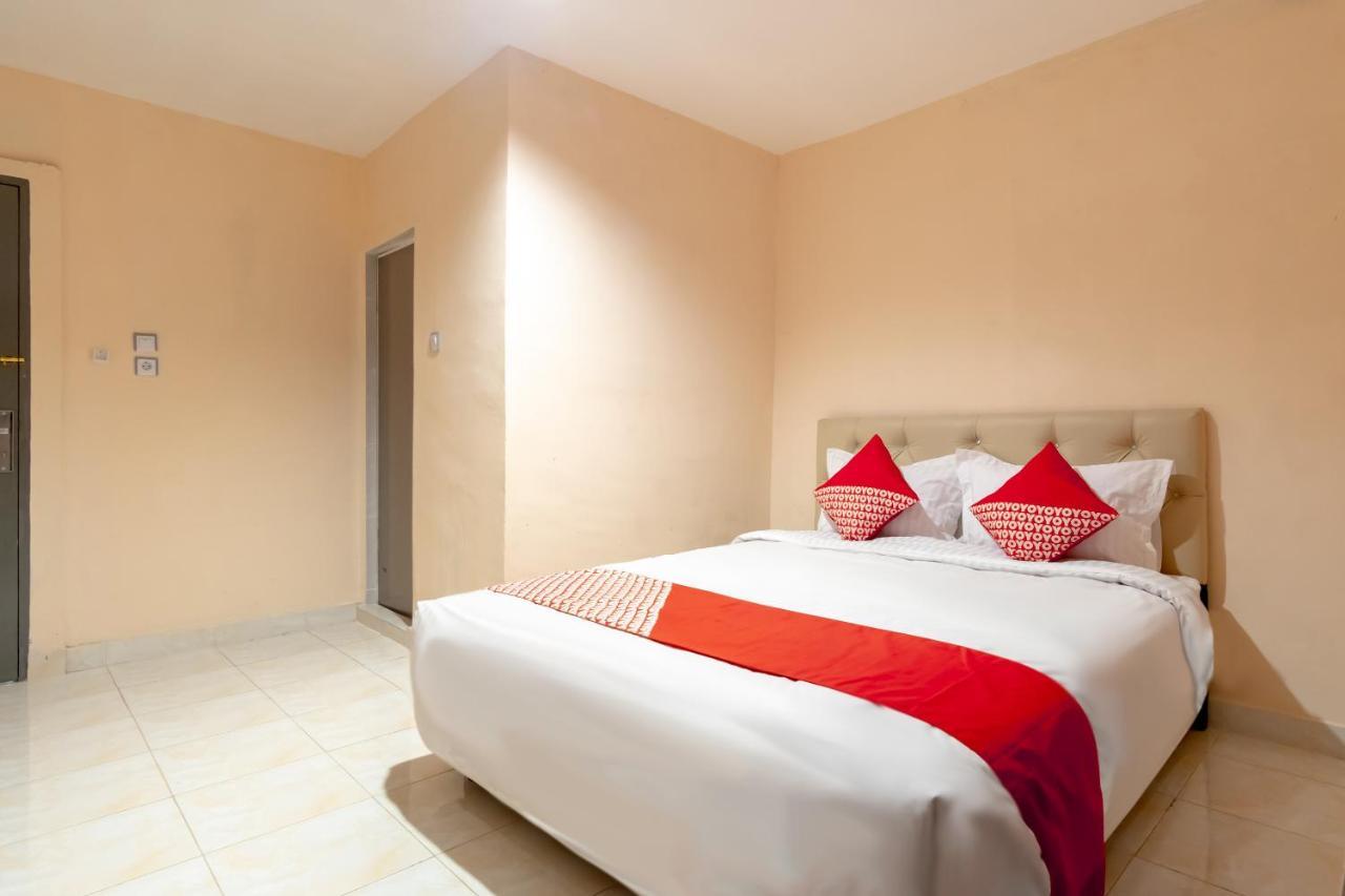 Oyo 2895 Paranginan Residence Медан Екстериор снимка