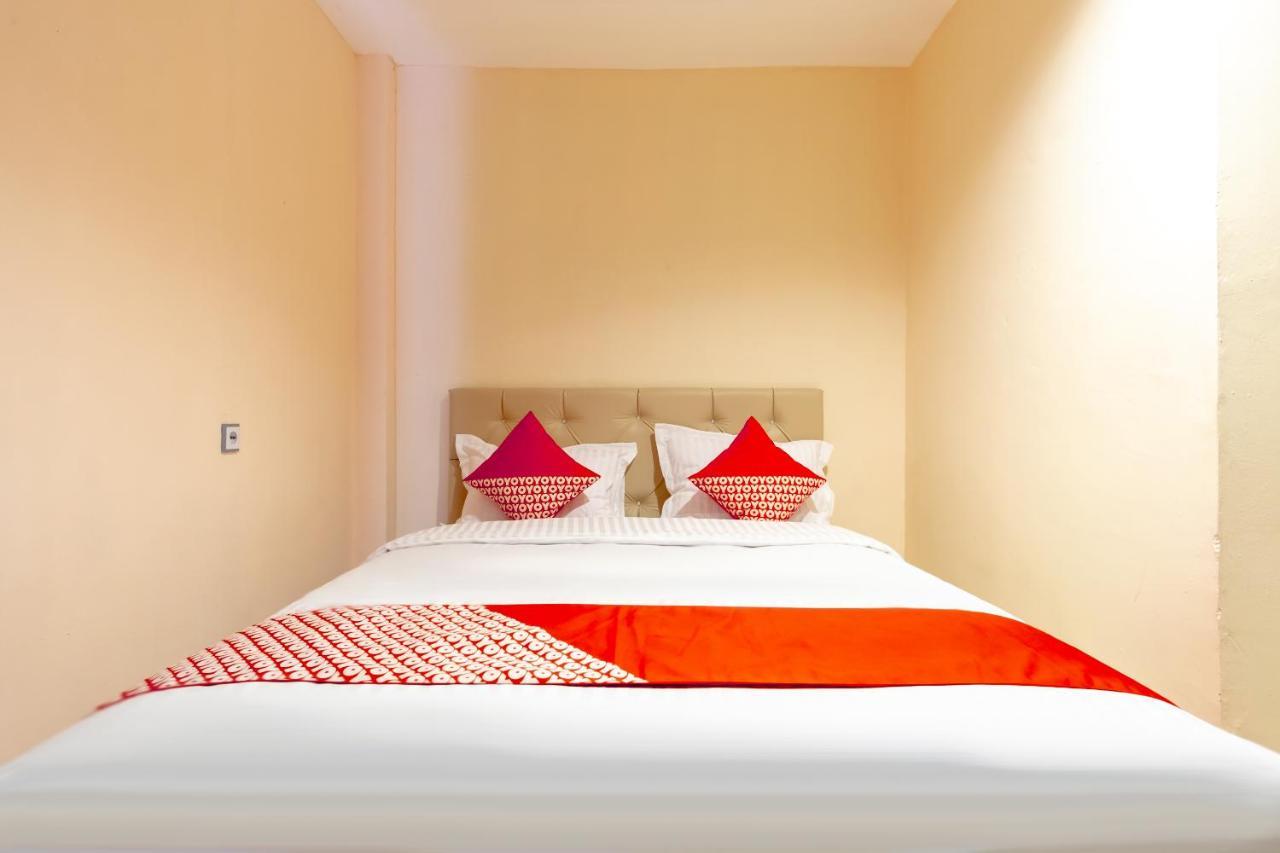 Oyo 2895 Paranginan Residence Медан Екстериор снимка