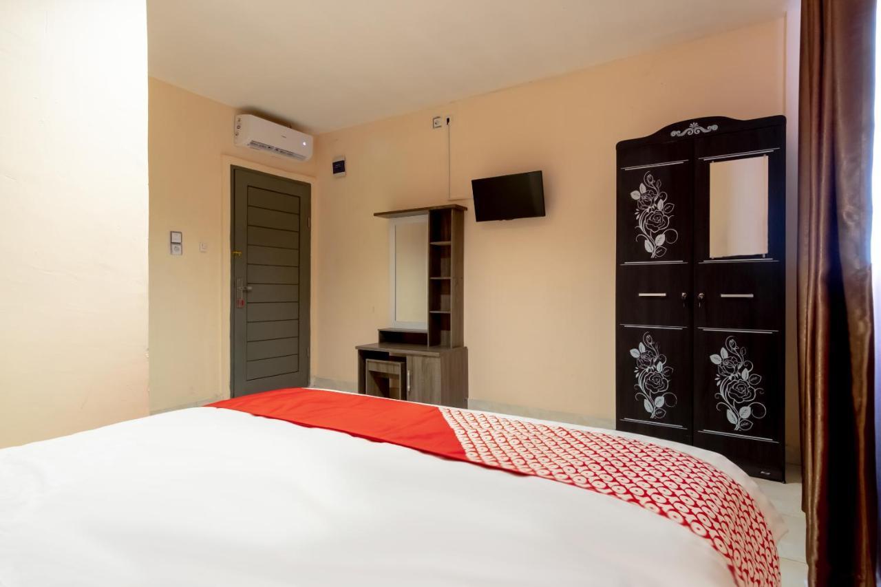 Oyo 2895 Paranginan Residence Медан Екстериор снимка