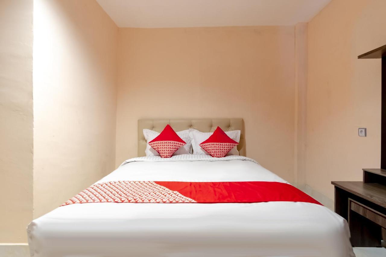 Oyo 2895 Paranginan Residence Медан Екстериор снимка